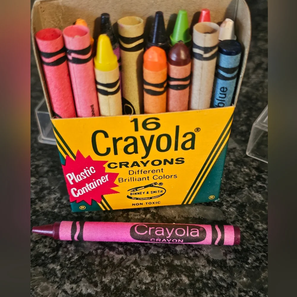 Crayola Crayons Vintage Plastic Container No. 16 P Binney & Smith USA‎ Americana
